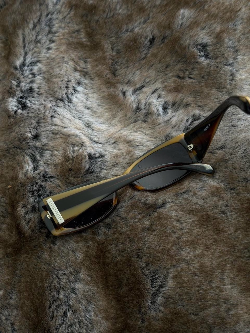 Vintage Miu Miu women’s Rectangular Tortoiseshell Sunglasses - Brown/Black - Picture 4 of 4